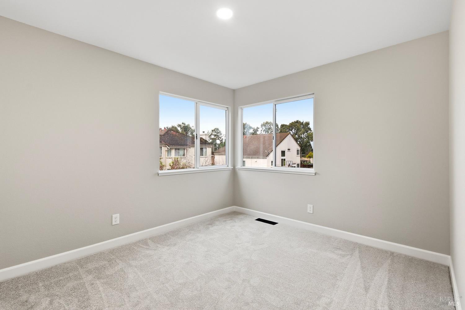 Detail Gallery Image 46 of 54 For 1121 Willow Ln, Fairfield,  CA 94533 - 4 Beds | 3 Baths