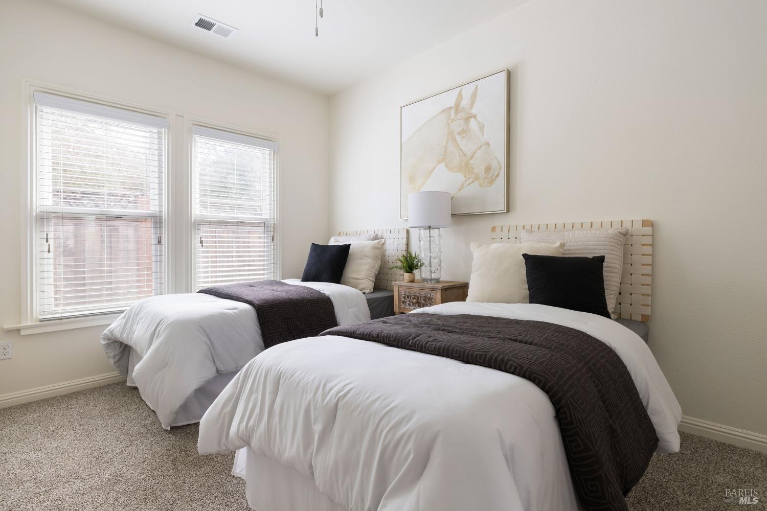 Detail Gallery Image 15 of 28 For 11 10th St, Petaluma,  CA 94952 - 2 Beds | 1 Baths