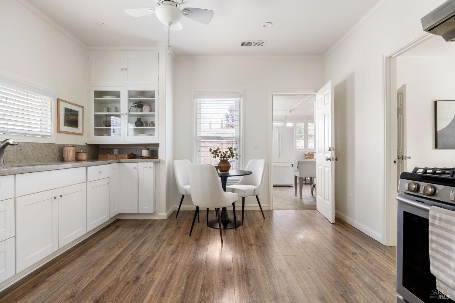 Detail Gallery Image 8 of 28 For 11 10th St, Petaluma,  CA 94952 - 2 Beds | 1 Baths