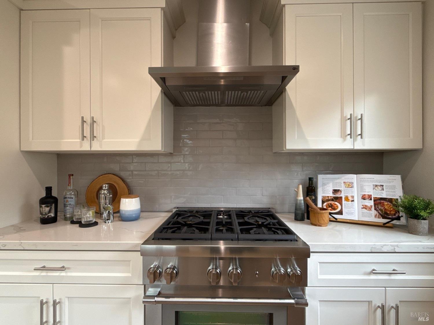 Detail Gallery Image 14 of 45 For 1008 Evans Ave, Napa,  CA 94559 - 4 Beds | 4/1 Baths