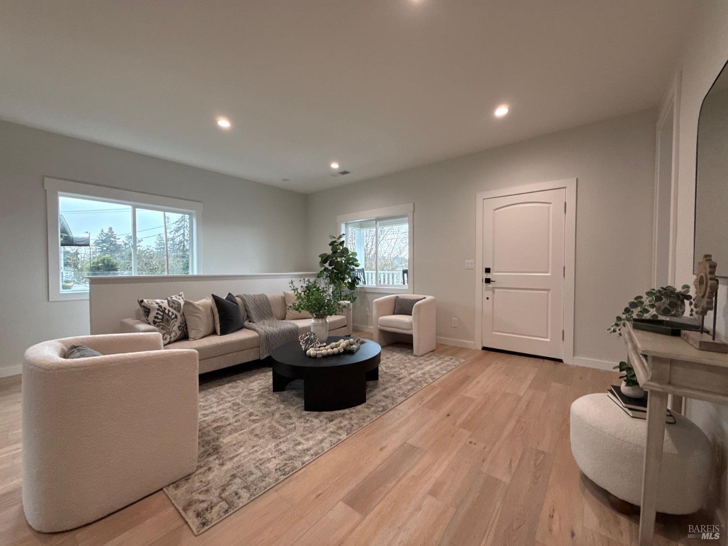 Detail Gallery Image 8 of 45 For 1008 Evans Ave, Napa,  CA 94559 - 4 Beds | 4/1 Baths