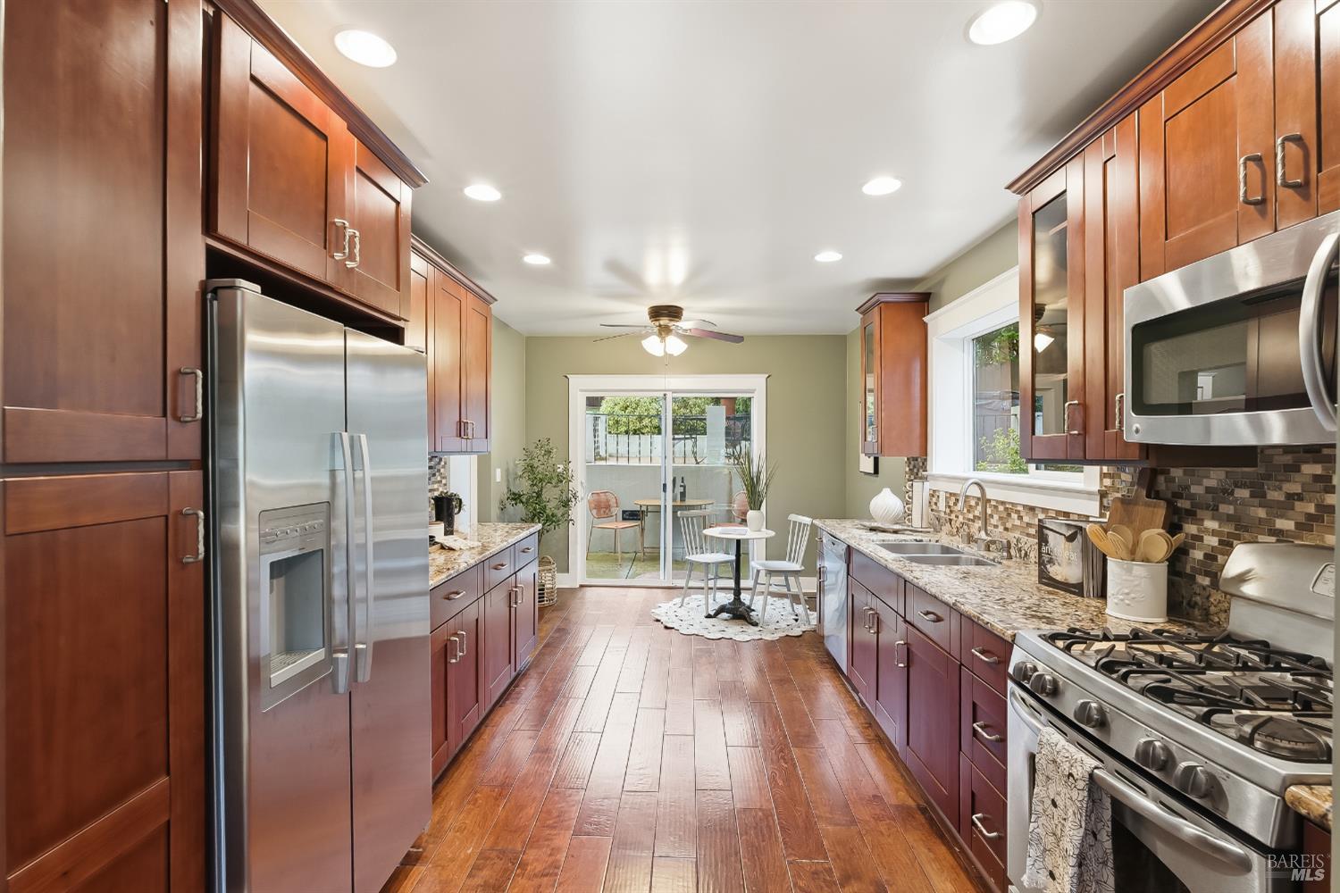 Detail Gallery Image 11 of 34 For 225 Berna Ave, Napa,  CA 94559 - 3 Beds | 2/1 Baths