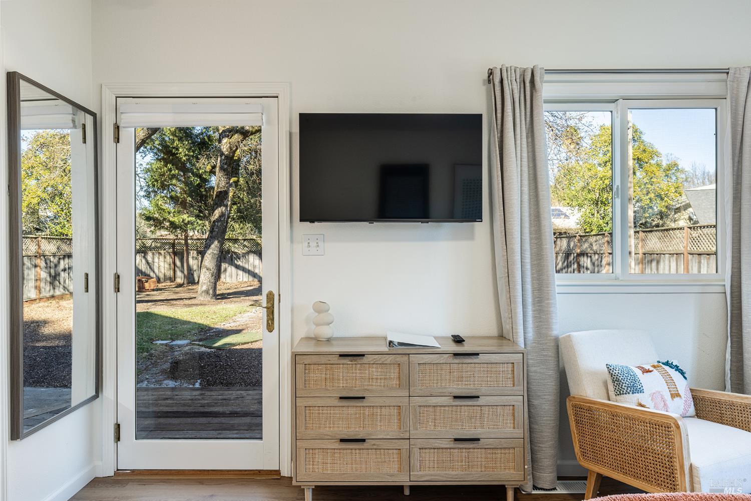 Detail Gallery Image 30 of 40 For 9821 Dawn Way, Windsor,  CA 95492 - 5 Beds | 4 Baths