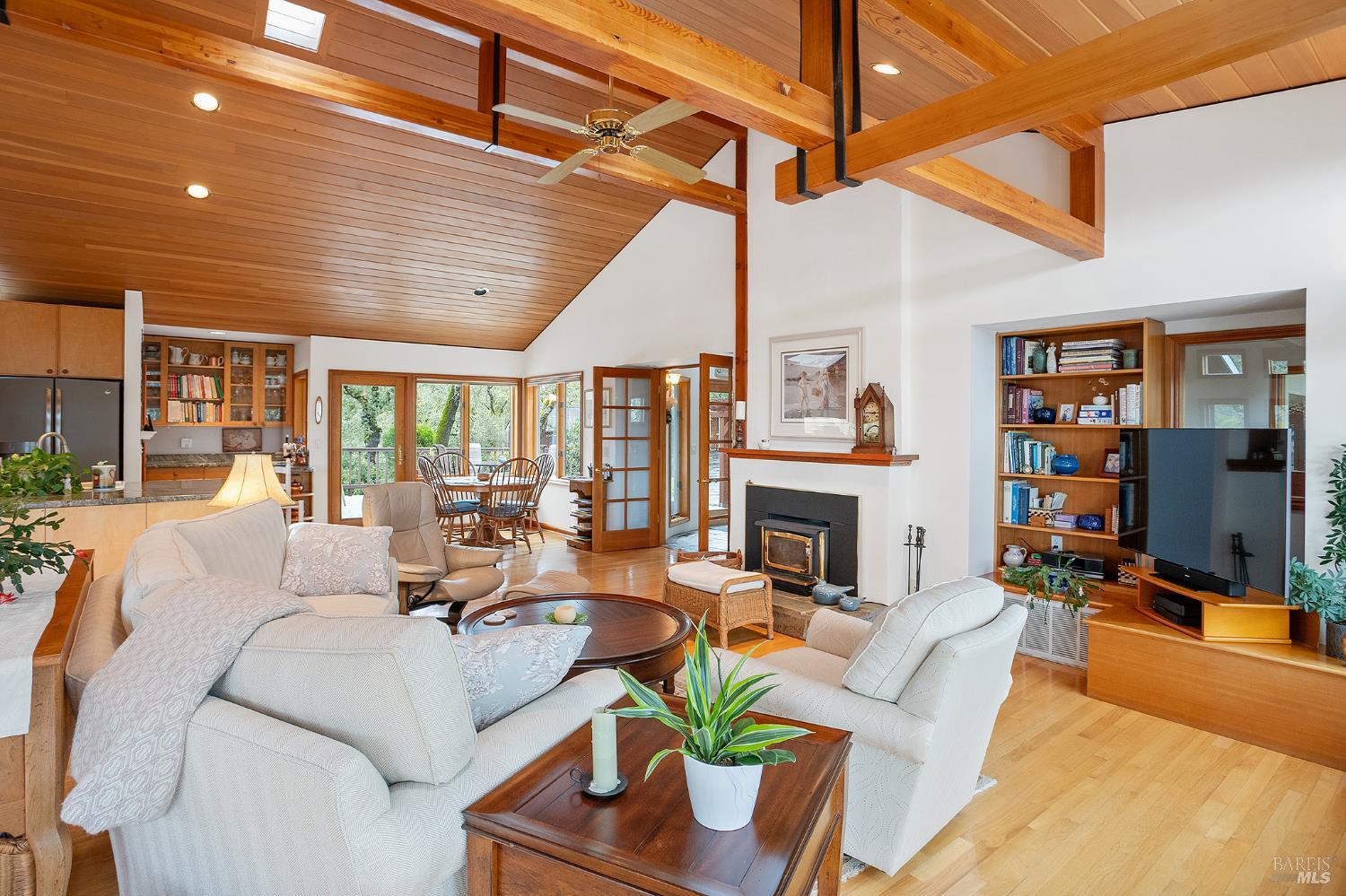 Detail Gallery Image 16 of 91 For 17650 High Rd, Sonoma,  CA 95476 - 3 Beds | 3/1 Baths