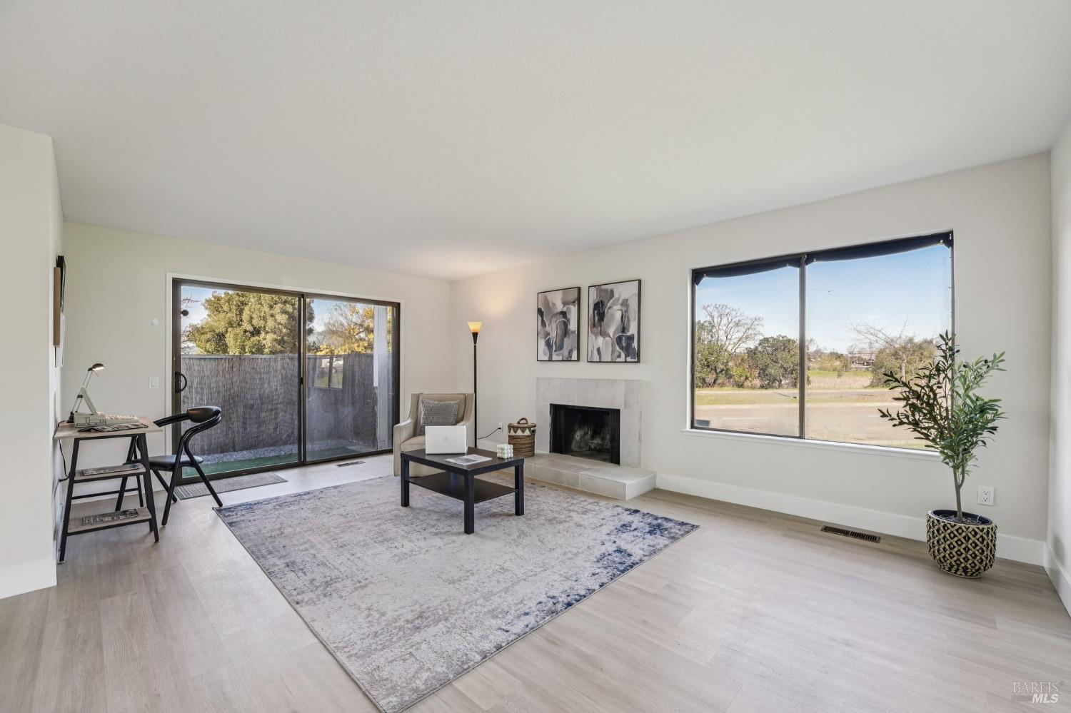 Front Image Thumbnail for BA326012874