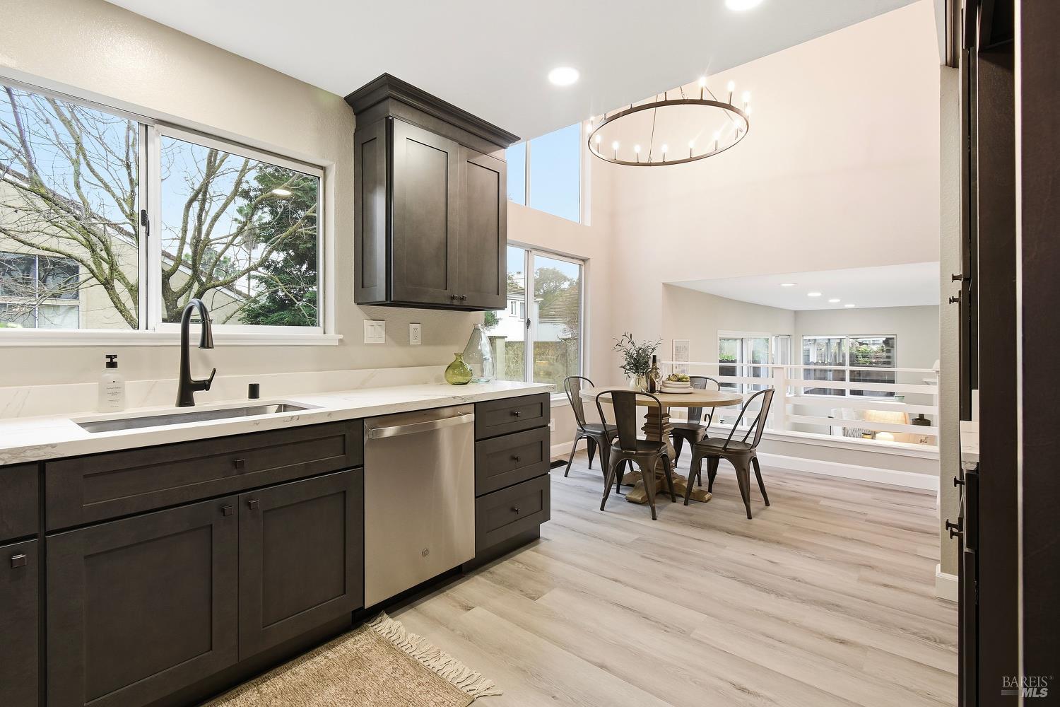 Detail Gallery Image 17 of 54 For 1121 Willow Ln, Fairfield,  CA 94533 - 4 Beds | 3 Baths