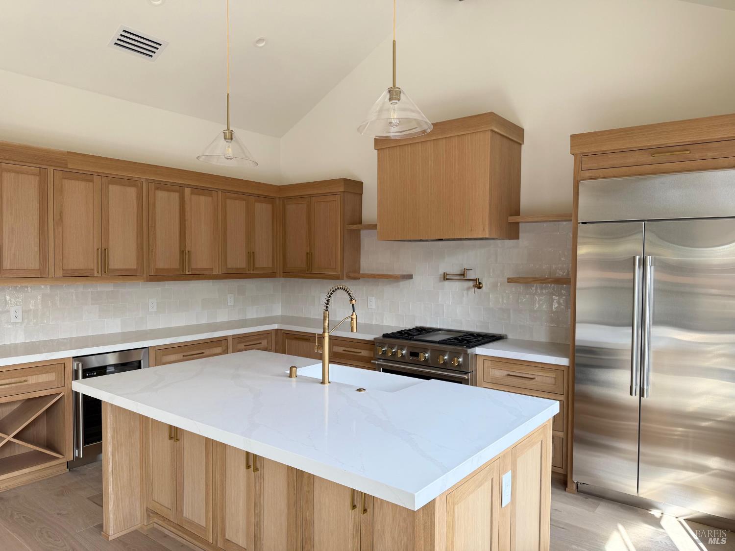 Detail Gallery Image 4 of 6 For 670 Oak Ln, Sonoma,  CA 95476 - 3 Beds | 3 Baths