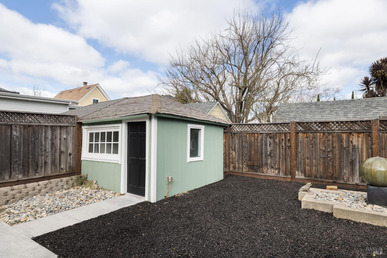 Detail Gallery Image 19 of 28 For 11 10th St, Petaluma,  CA 94952 - 2 Beds | 1 Baths