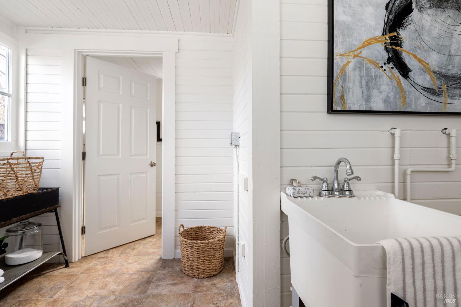 Detail Gallery Image 10 of 28 For 11 10th St, Petaluma,  CA 94952 - 2 Beds | 1 Baths