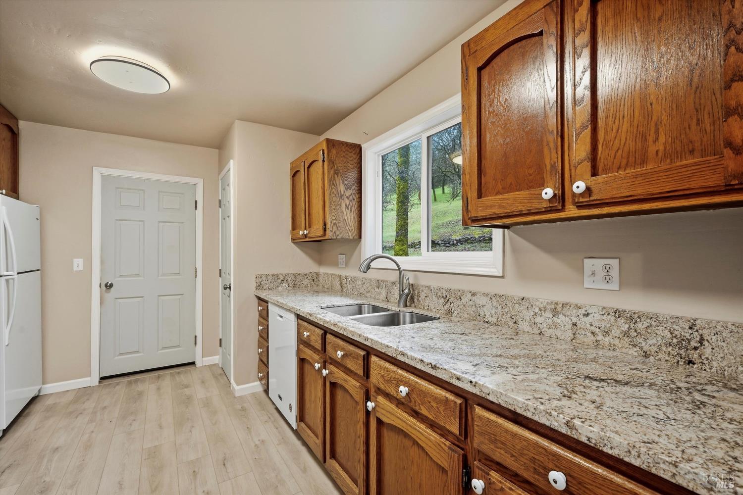 Detail Gallery Image 3 of 37 For 19474 Donkey Hill Rd, Hidden Valley Lake,  CA 95467 - 3 Beds | 2 Baths