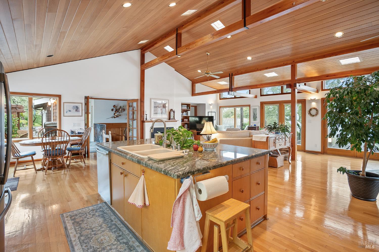 Detail Gallery Image 22 of 91 For 17650 High Rd, Sonoma,  CA 95476 - 3 Beds | 3/1 Baths