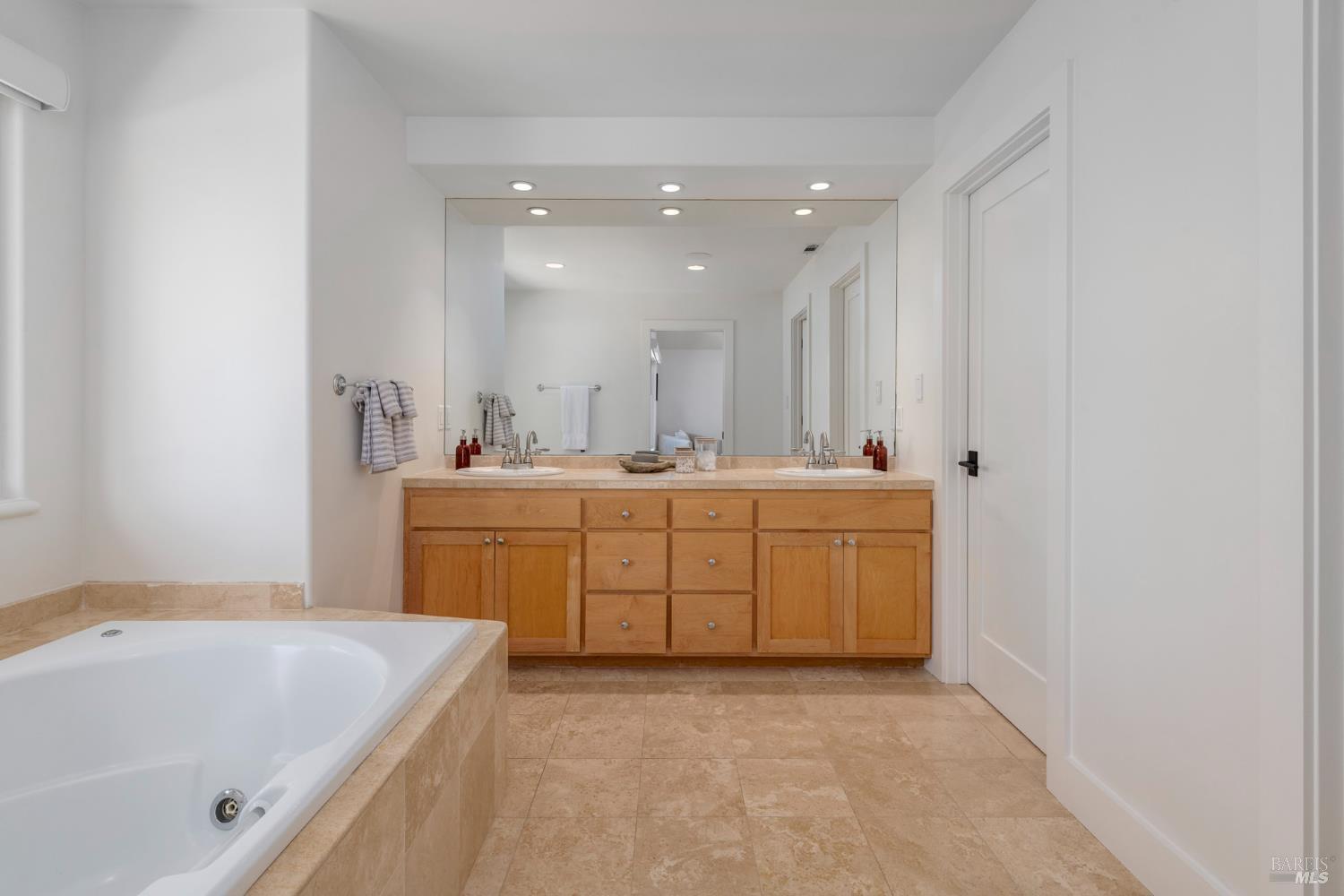 Detail Gallery Image 48 of 65 For 2501 Pinot Way, Saint Helena,  CA 94574 - 5 Beds | 3/1 Baths