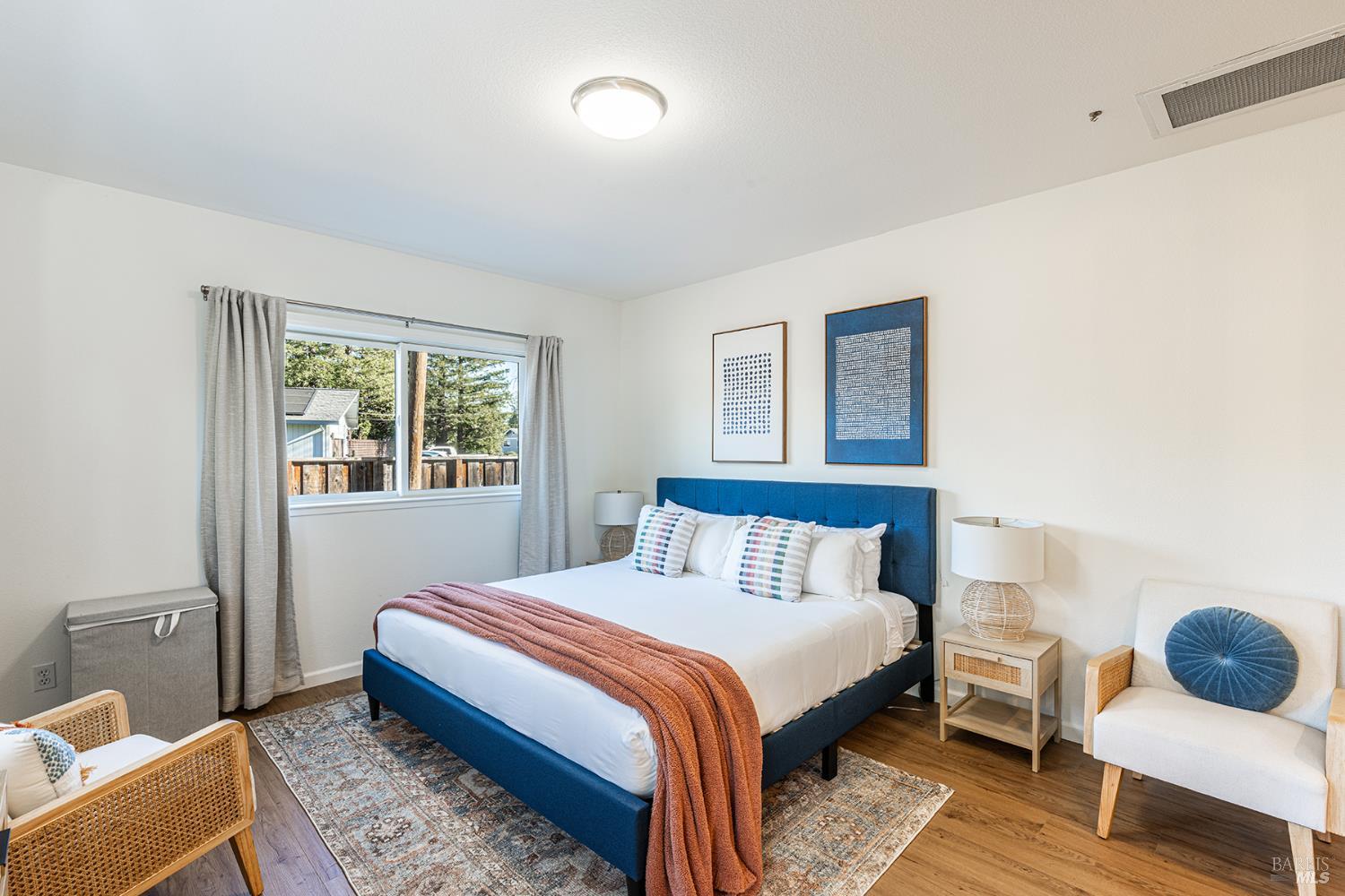 Detail Gallery Image 28 of 40 For 9821 Dawn Way, Windsor,  CA 95492 - 5 Beds | 4 Baths