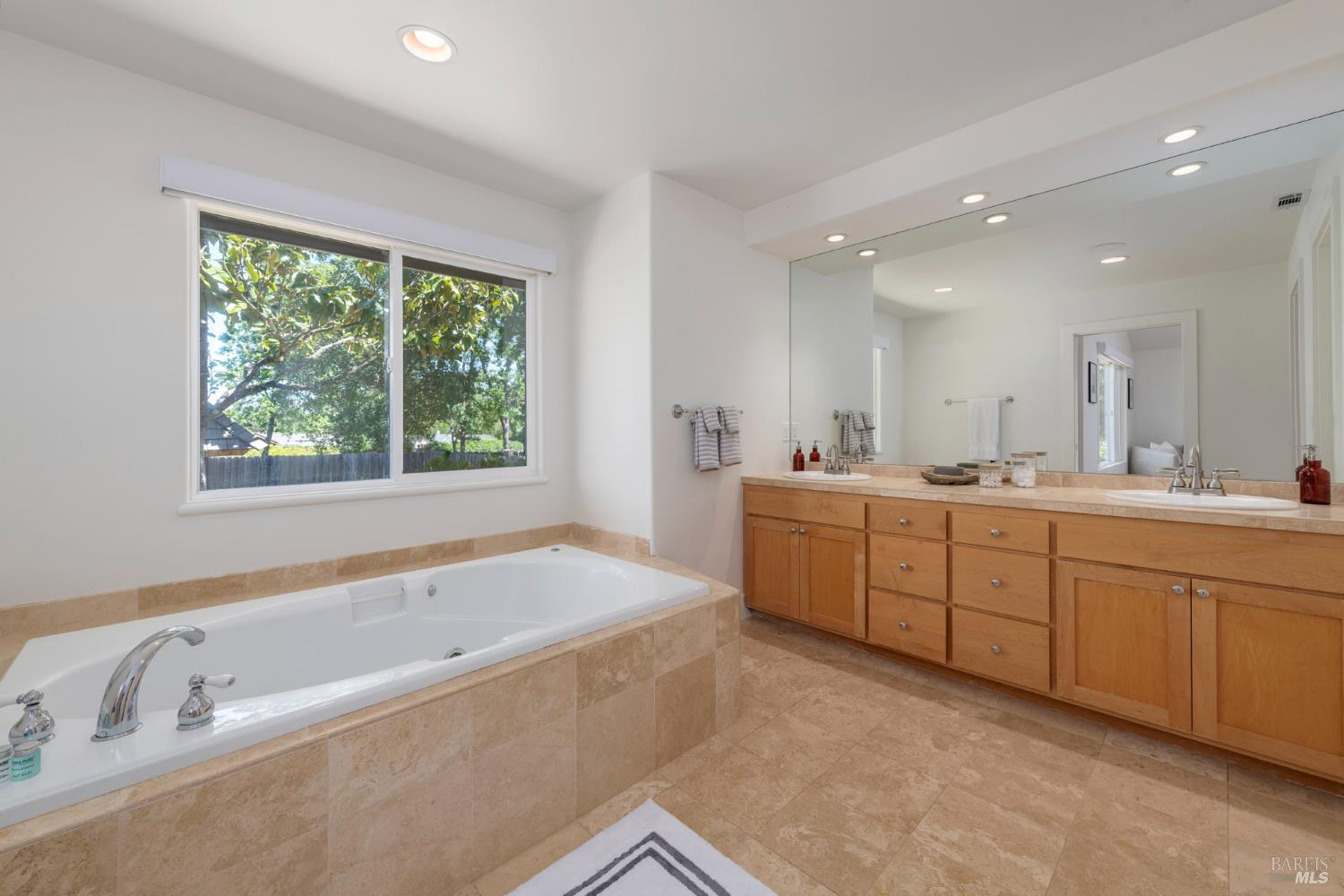 Detail Gallery Image 49 of 65 For 2501 Pinot Way, Saint Helena,  CA 94574 - 5 Beds | 3/1 Baths