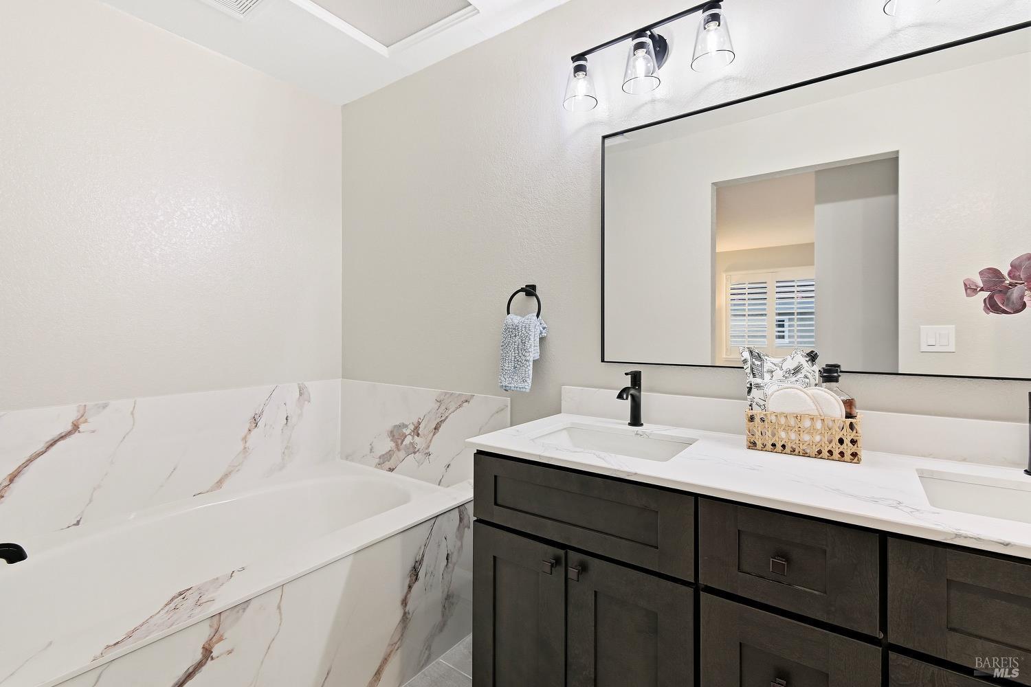 Detail Gallery Image 37 of 54 For 1121 Willow Ln, Fairfield,  CA 94533 - 4 Beds | 3 Baths