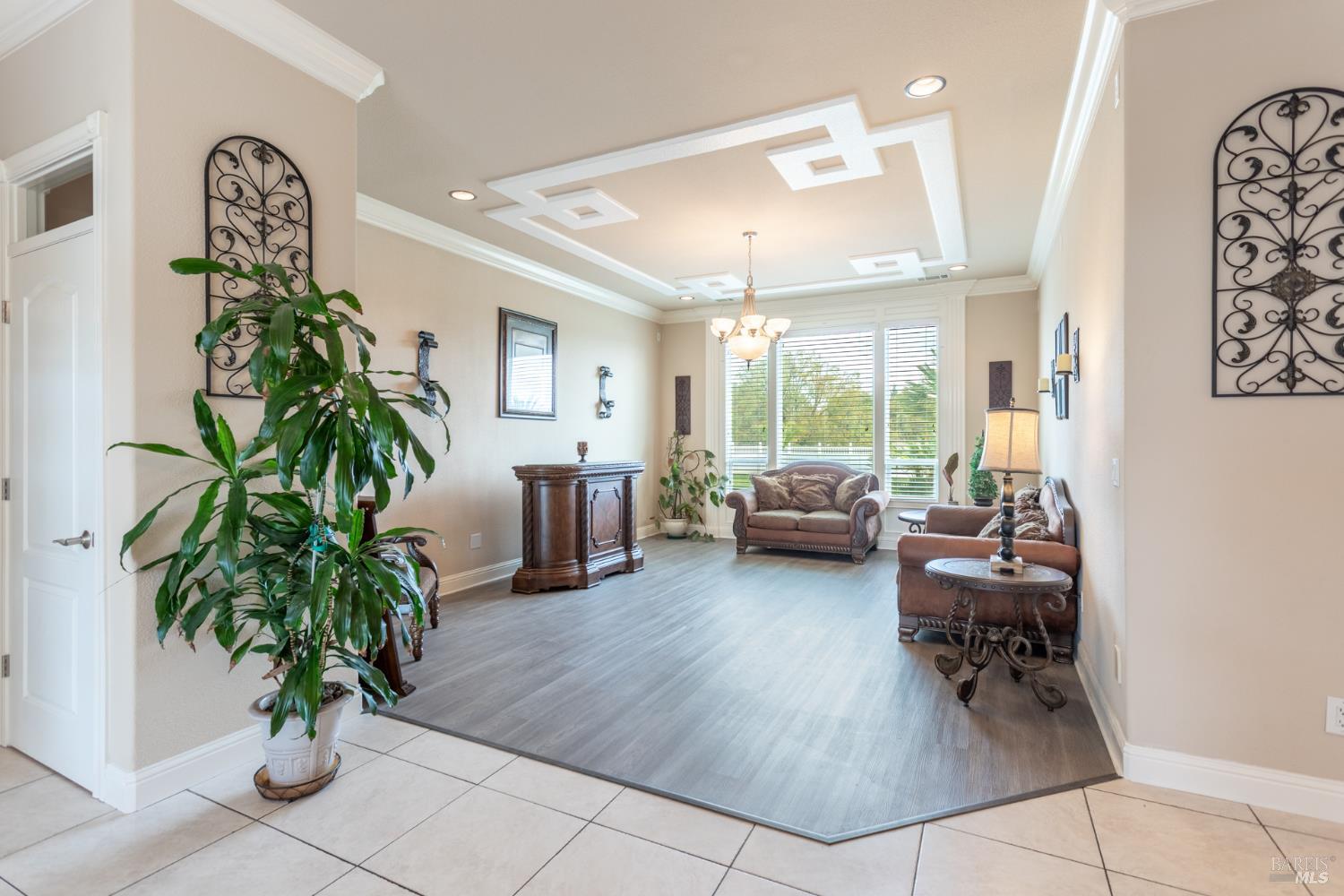 Detail Gallery Image 17 of 58 For 7605 Churn Creek Rd, Redding,  CA 96002 - 5 Beds | 2/1 Baths