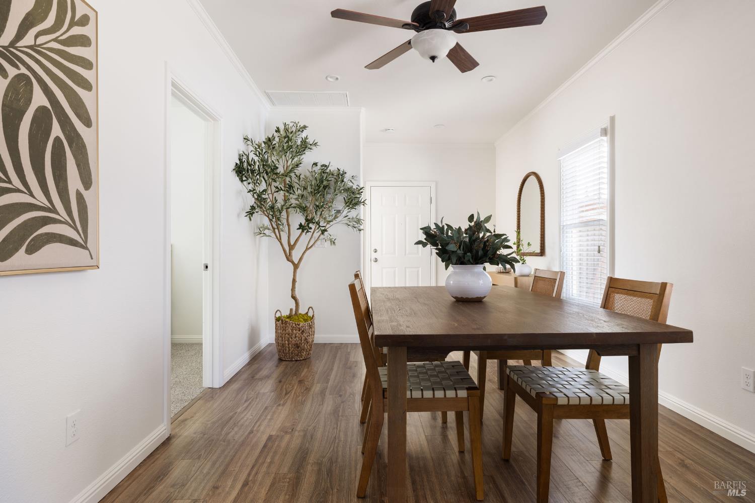 Detail Gallery Image 6 of 28 For 11 10th St, Petaluma,  CA 94952 - 2 Beds | 1 Baths