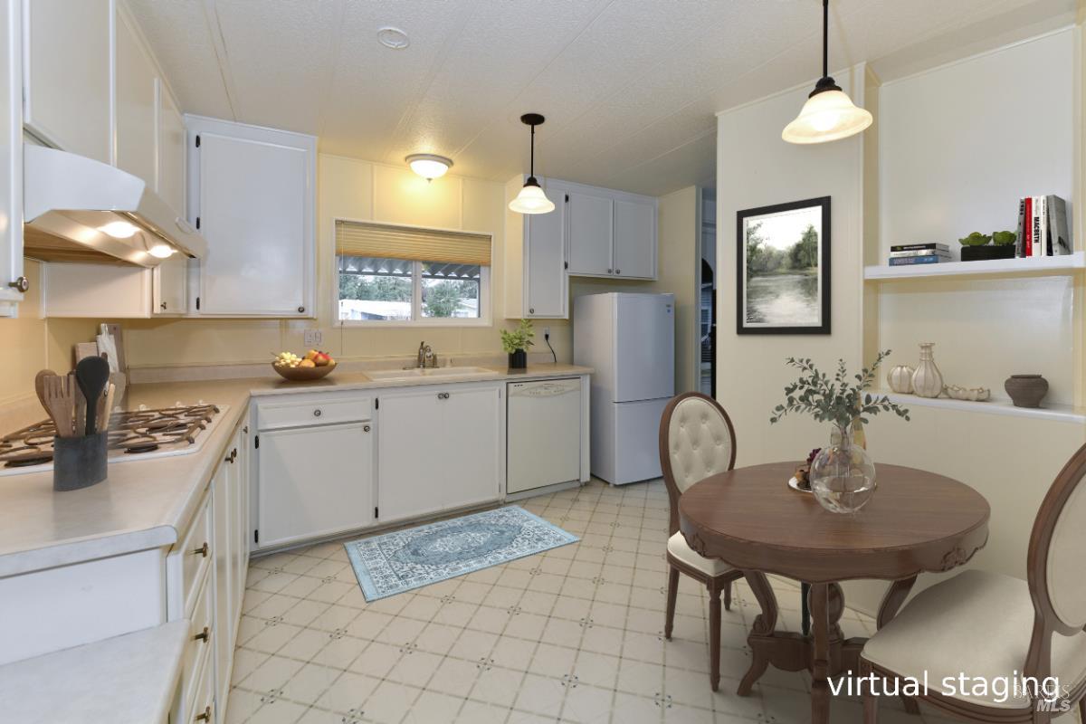 Detail Gallery Image 32 of 67 For 570 Sonoma Dr, Petaluma,  CA 94954 - 2 Beds | 2 Baths