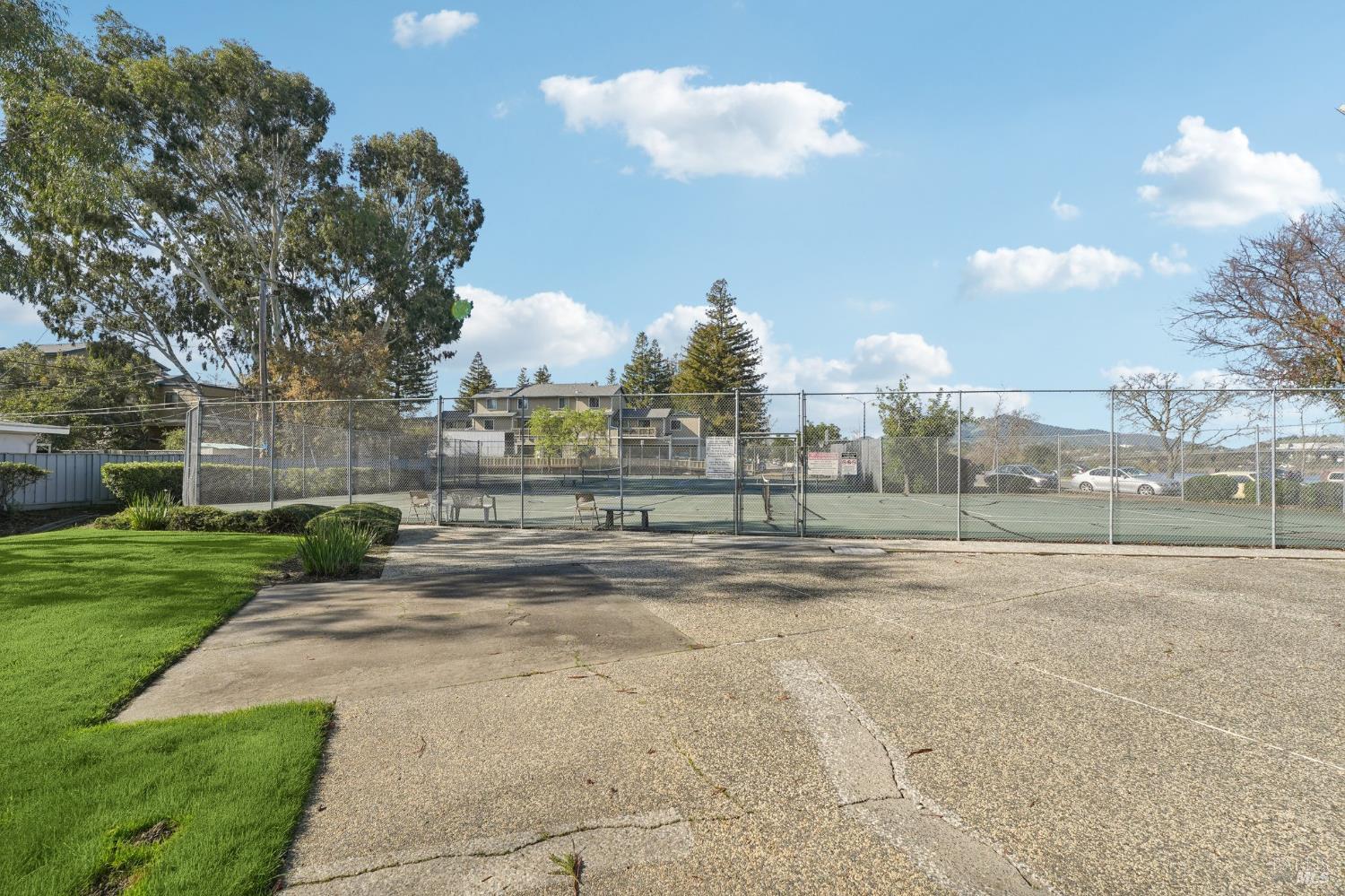 Detail Gallery Image 23 of 23 For 2 Lakeview Ct, Novato,  CA 94947 - 2 Beds | 1 Baths