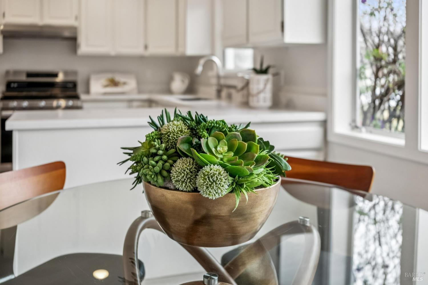 Detail Gallery Image 17 of 55 For 1128 Elm Dr, Novato,  CA 94945 - 2 Beds | 2 Baths