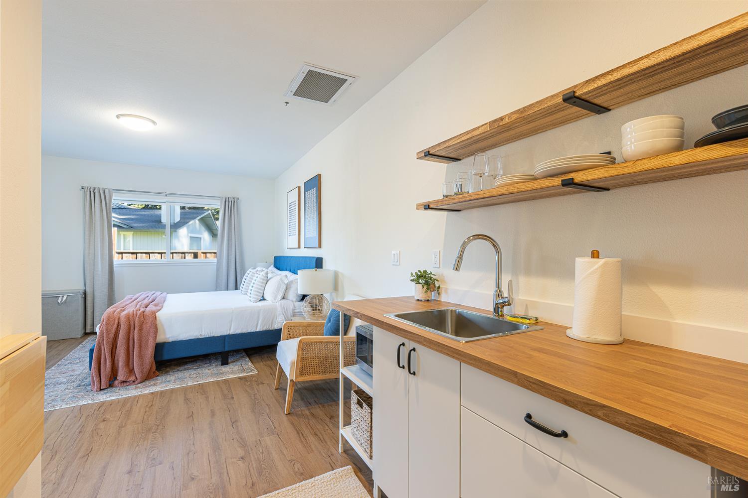 Detail Gallery Image 27 of 40 For 9821 Dawn Way, Windsor,  CA 95492 - 5 Beds | 4 Baths