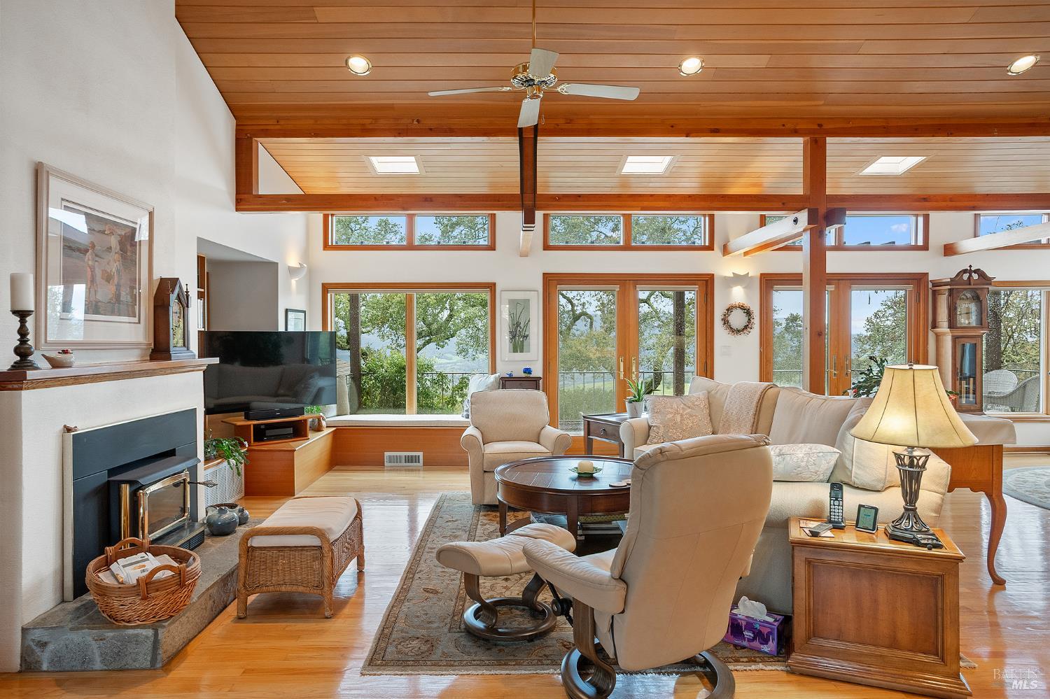 Detail Gallery Image 15 of 91 For 17650 High Rd, Sonoma,  CA 95476 - 3 Beds | 3/1 Baths