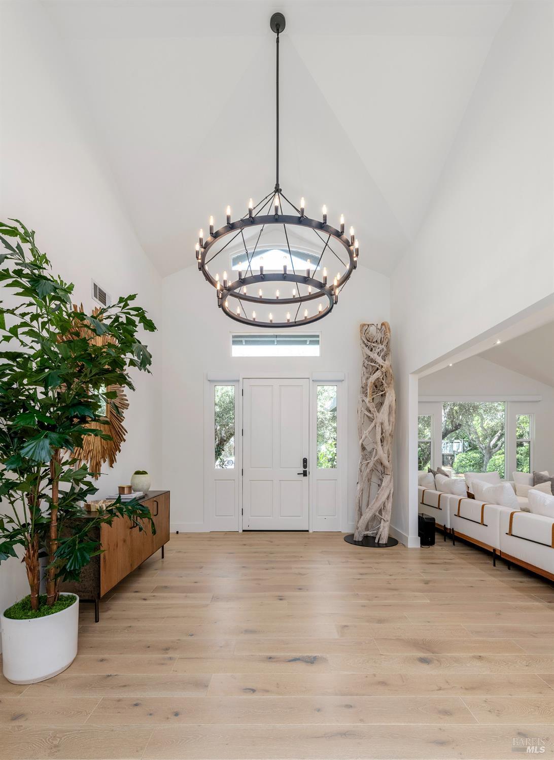 Detail Gallery Image 4 of 65 For 2501 Pinot Way, Saint Helena,  CA 94574 - 5 Beds | 3/1 Baths