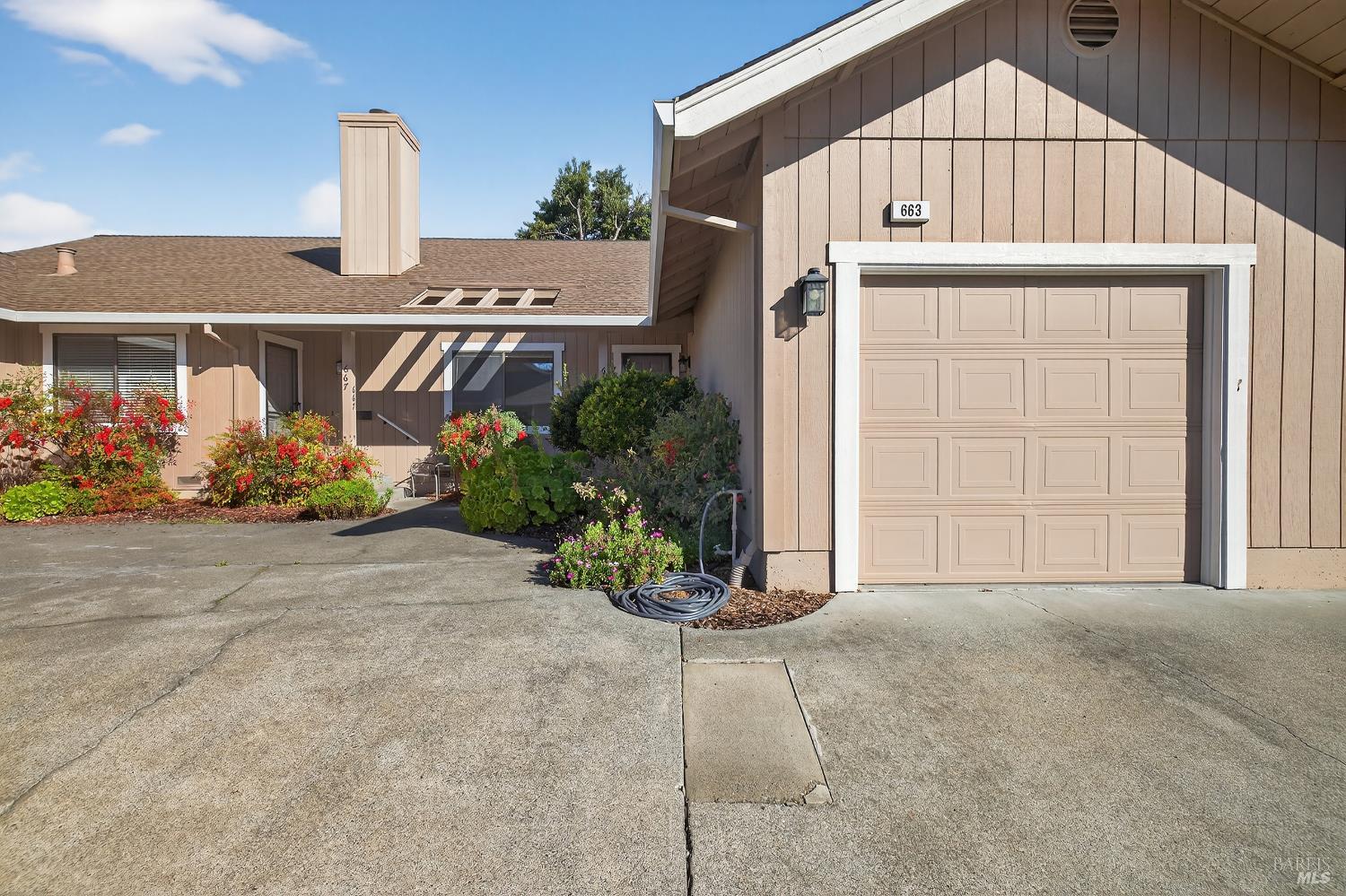 Detail Gallery Image 4 of 24 For 663 Spring Ln, Sonoma,  CA 95476 - 2 Beds | 1 Baths