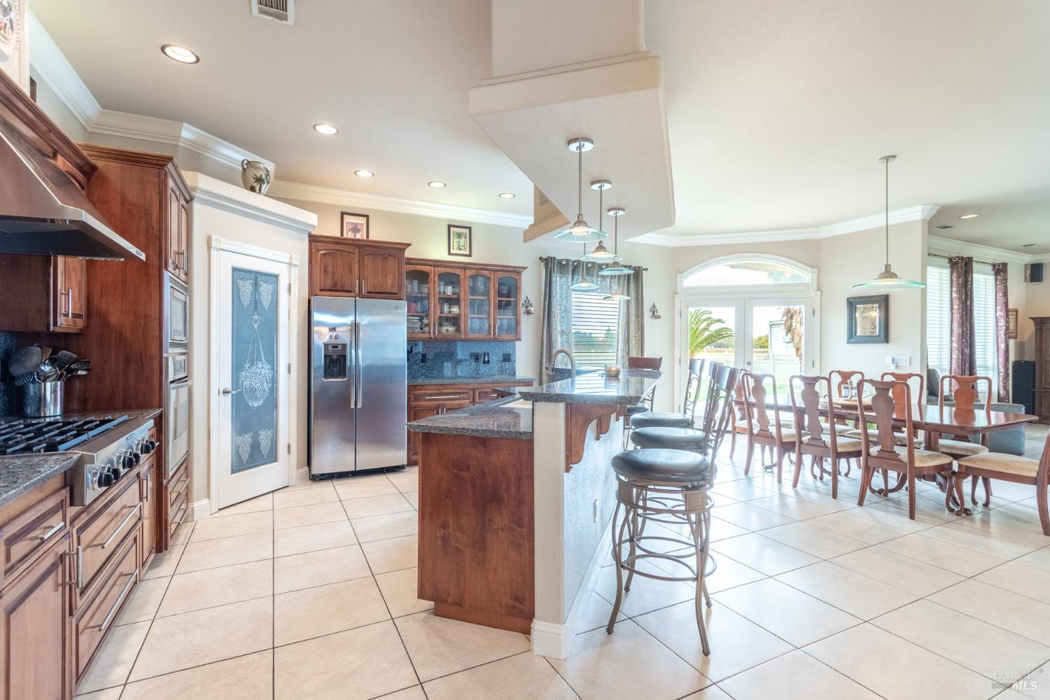 Detail Gallery Image 8 of 58 For 7605 Churn Creek Rd, Redding,  CA 96002 - 5 Beds | 2/1 Baths