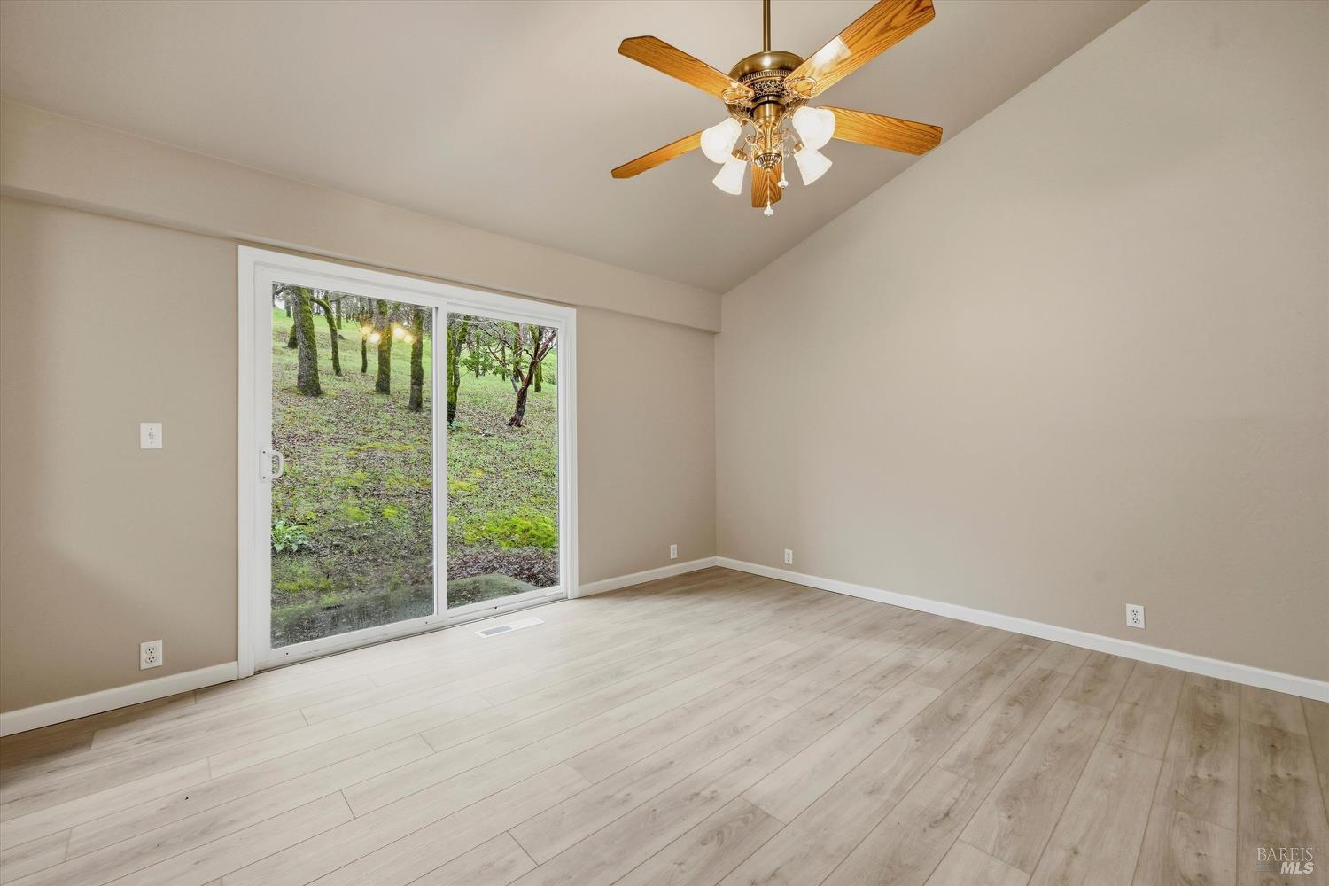 Detail Gallery Image 5 of 37 For 19474 Donkey Hill Rd, Hidden Valley Lake,  CA 95467 - 3 Beds | 2 Baths