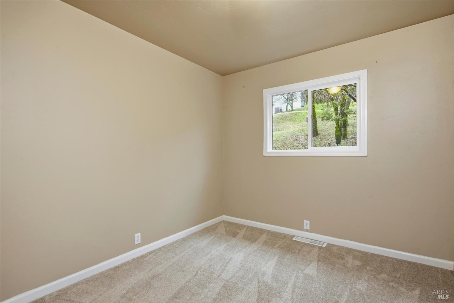 Detail Gallery Image 24 of 37 For 19474 Donkey Hill Rd, Hidden Valley Lake,  CA 95467 - 3 Beds | 2 Baths