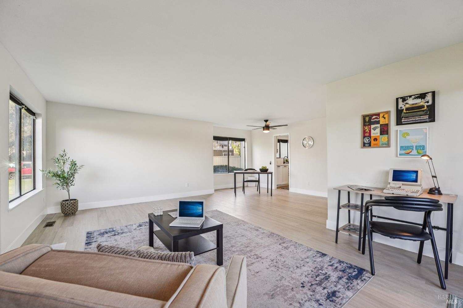 Detail Gallery Image 5 of 23 For 2 Lakeview Ct, Novato,  CA 94947 - 2 Beds | 1 Baths