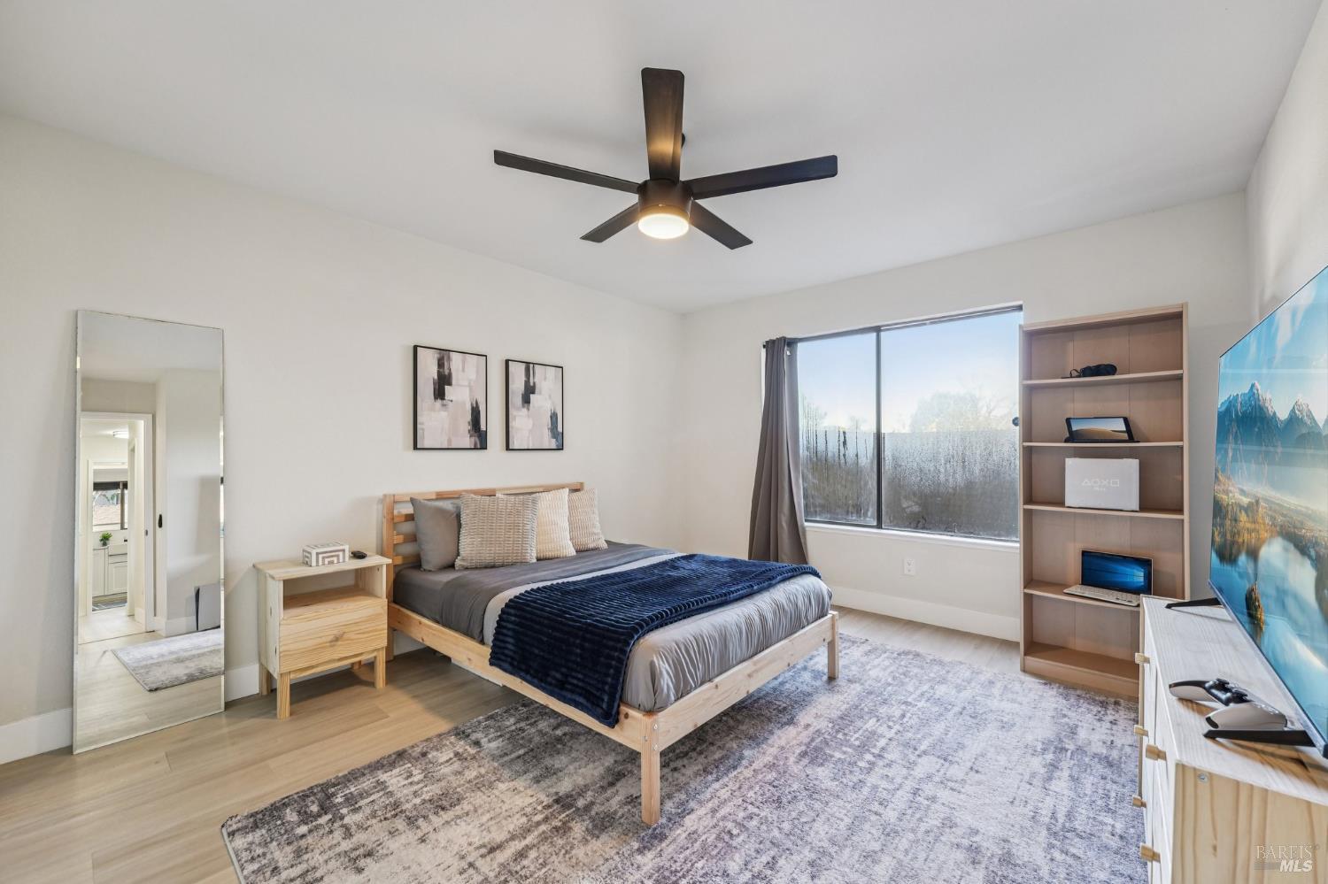 Detail Gallery Image 12 of 23 For 2 Lakeview Ct, Novato,  CA 94947 - 2 Beds | 1 Baths