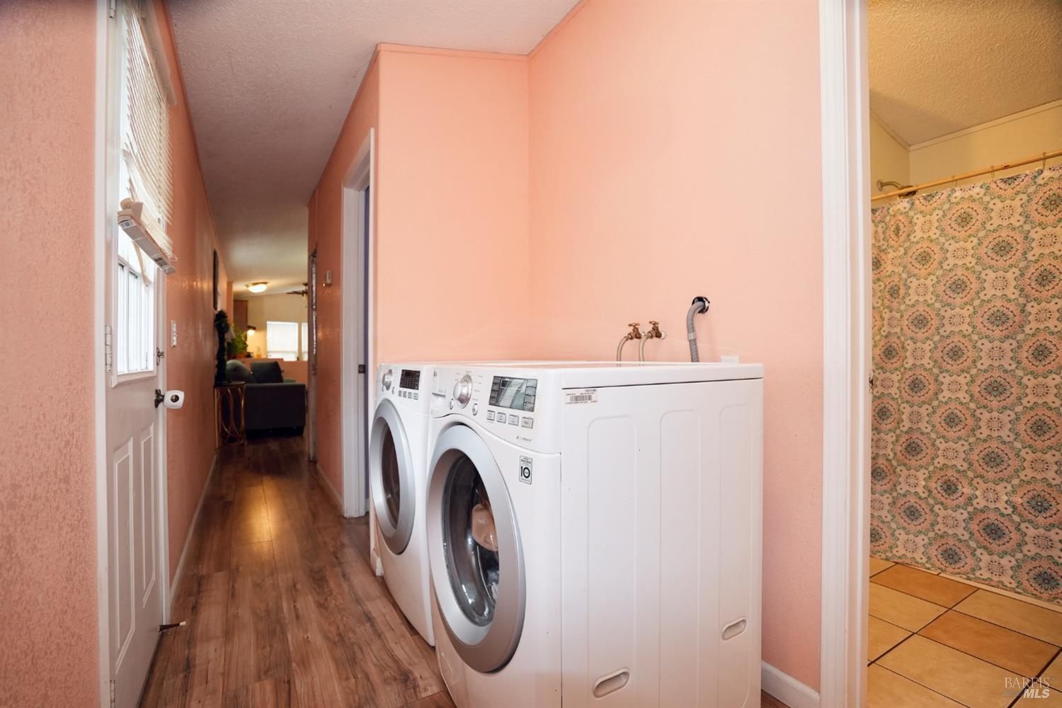 Detail Gallery Image 7 of 13 For 5379 Old Redwood Hwy 14, Santa Rosa,  CA 95403 - 2 Beds | 1 Baths