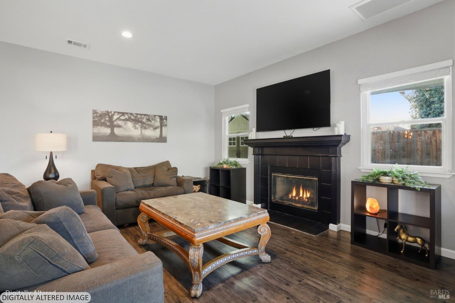 Detail Gallery Image 8 of 52 For 708 Owl Dr, Vacaville,  CA 95687 - 4 Beds | 3 Baths