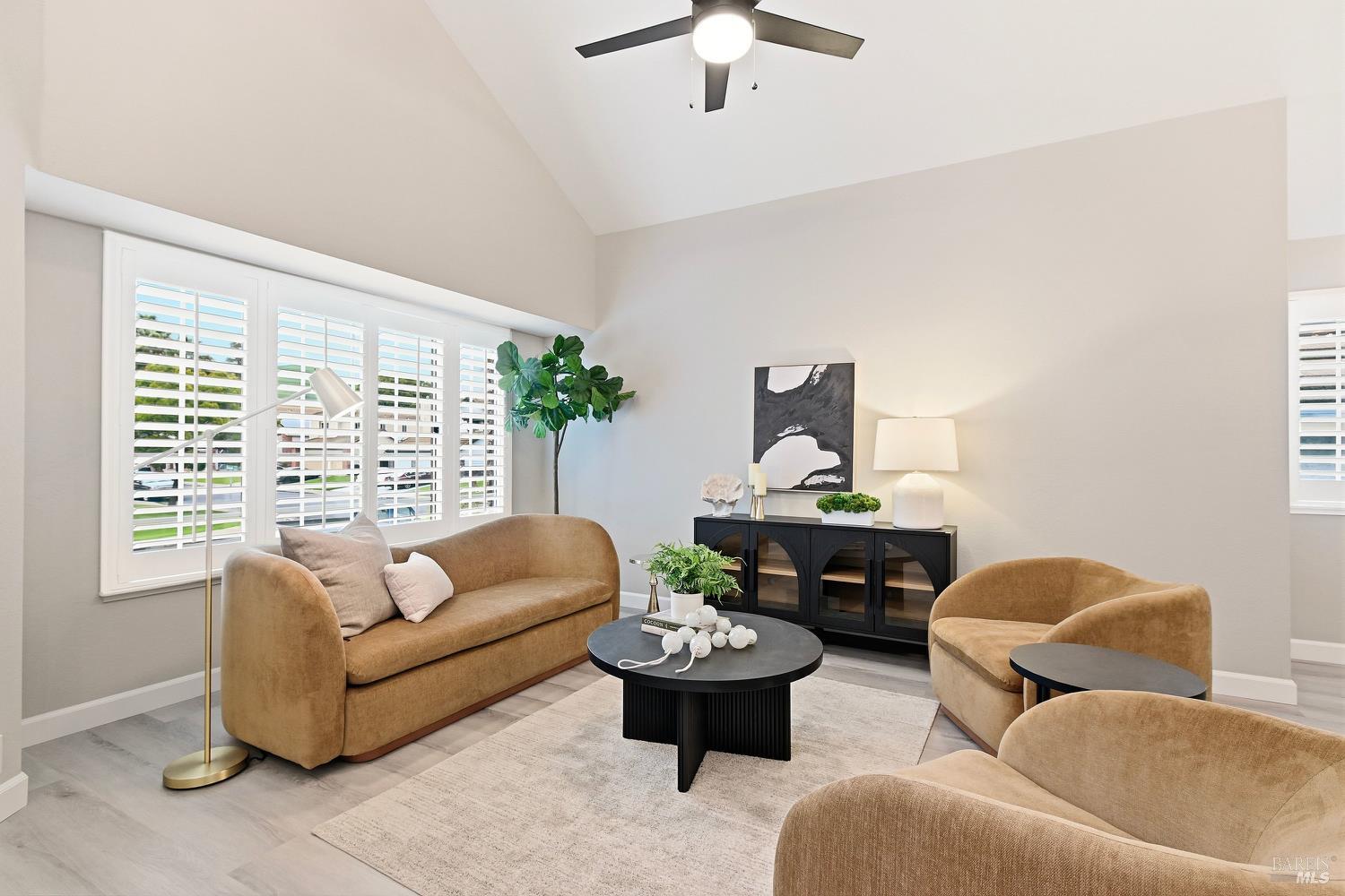 Detail Gallery Image 8 of 54 For 1121 Willow Ln, Fairfield,  CA 94533 - 4 Beds | 3 Baths