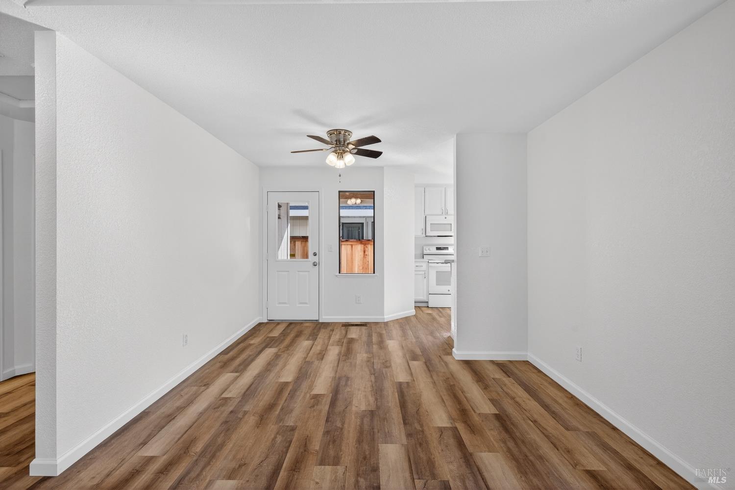 Detail Gallery Image 12 of 24 For 663 Spring Ln, Sonoma,  CA 95476 - 2 Beds | 1 Baths