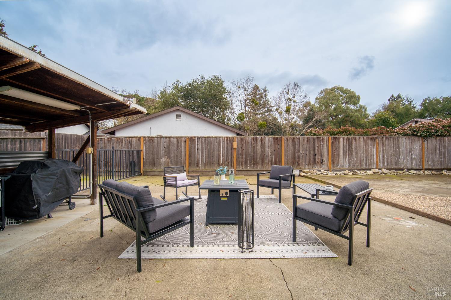 Detail Gallery Image 31 of 49 For 1243 Eleanor Ave, Rohnert Park,  CA 94928 - 3 Beds | 2 Baths