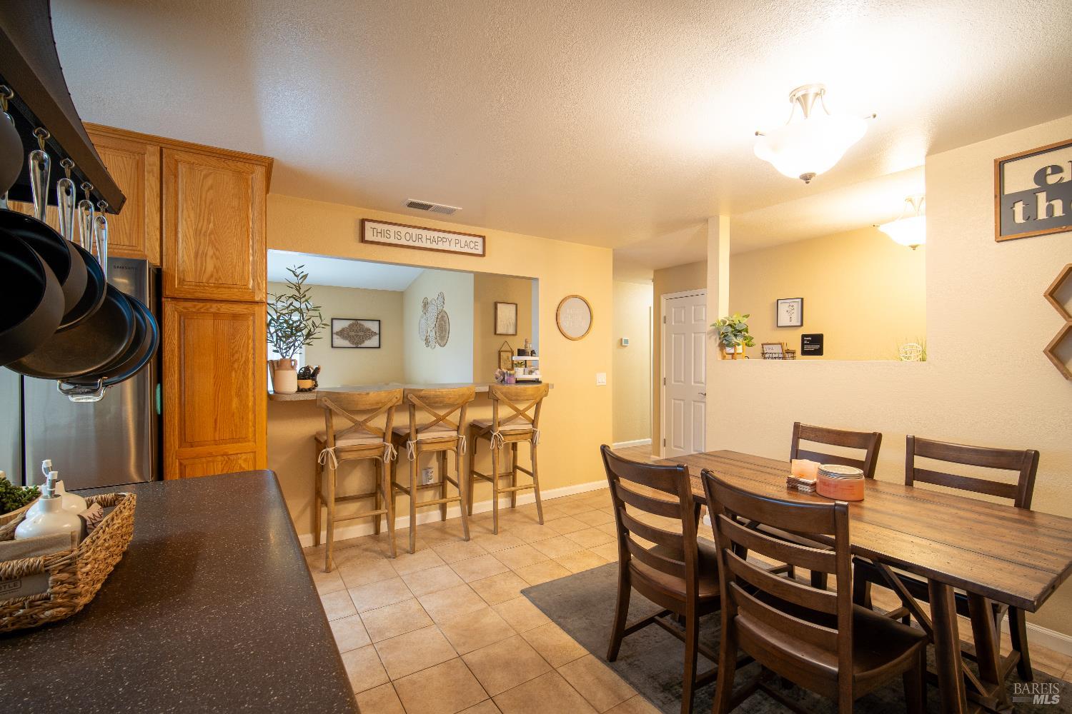 Detail Gallery Image 10 of 49 For 1243 Eleanor Ave, Rohnert Park,  CA 94928 - 3 Beds | 2 Baths