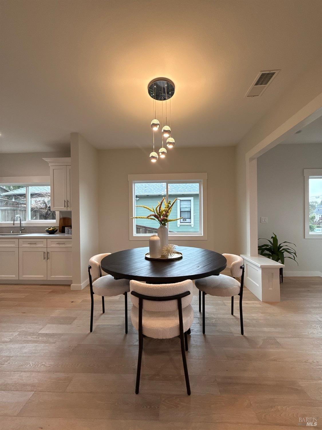 Detail Gallery Image 10 of 45 For 1008 Evans Ave, Napa,  CA 94559 - 4 Beds | 4/1 Baths