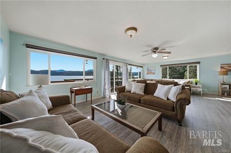 Detail Gallery Image 13 of 49 For 4045 Mesa Dr, Clearlake,  CA 95422 - 3 Beds | 1/1 Baths