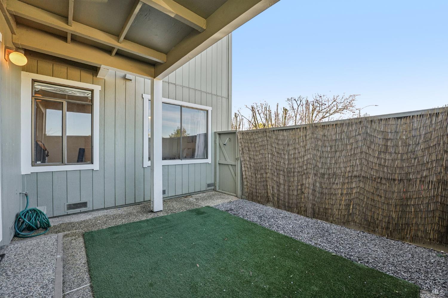 Detail Gallery Image 17 of 23 For 2 Lakeview Ct, Novato,  CA 94947 - 2 Beds | 1 Baths