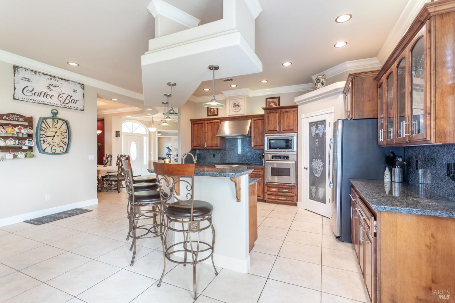 Detail Gallery Image 11 of 58 For 7605 Churn Creek Rd, Redding,  CA 96002 - 5 Beds | 2/1 Baths