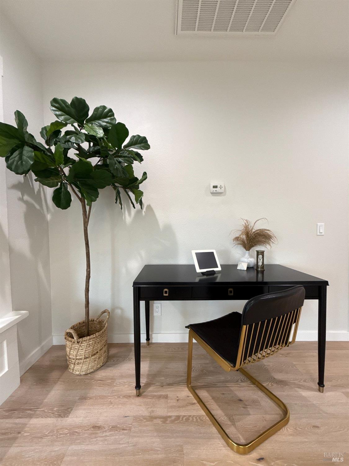 Detail Gallery Image 11 of 45 For 1008 Evans Ave, Napa,  CA 94559 - 4 Beds | 4/1 Baths