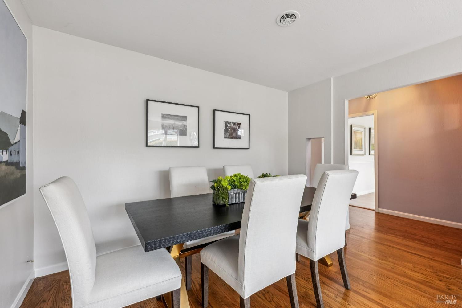 Detail Gallery Image 13 of 55 For 1128 Elm Dr, Novato,  CA 94945 - 2 Beds | 2 Baths