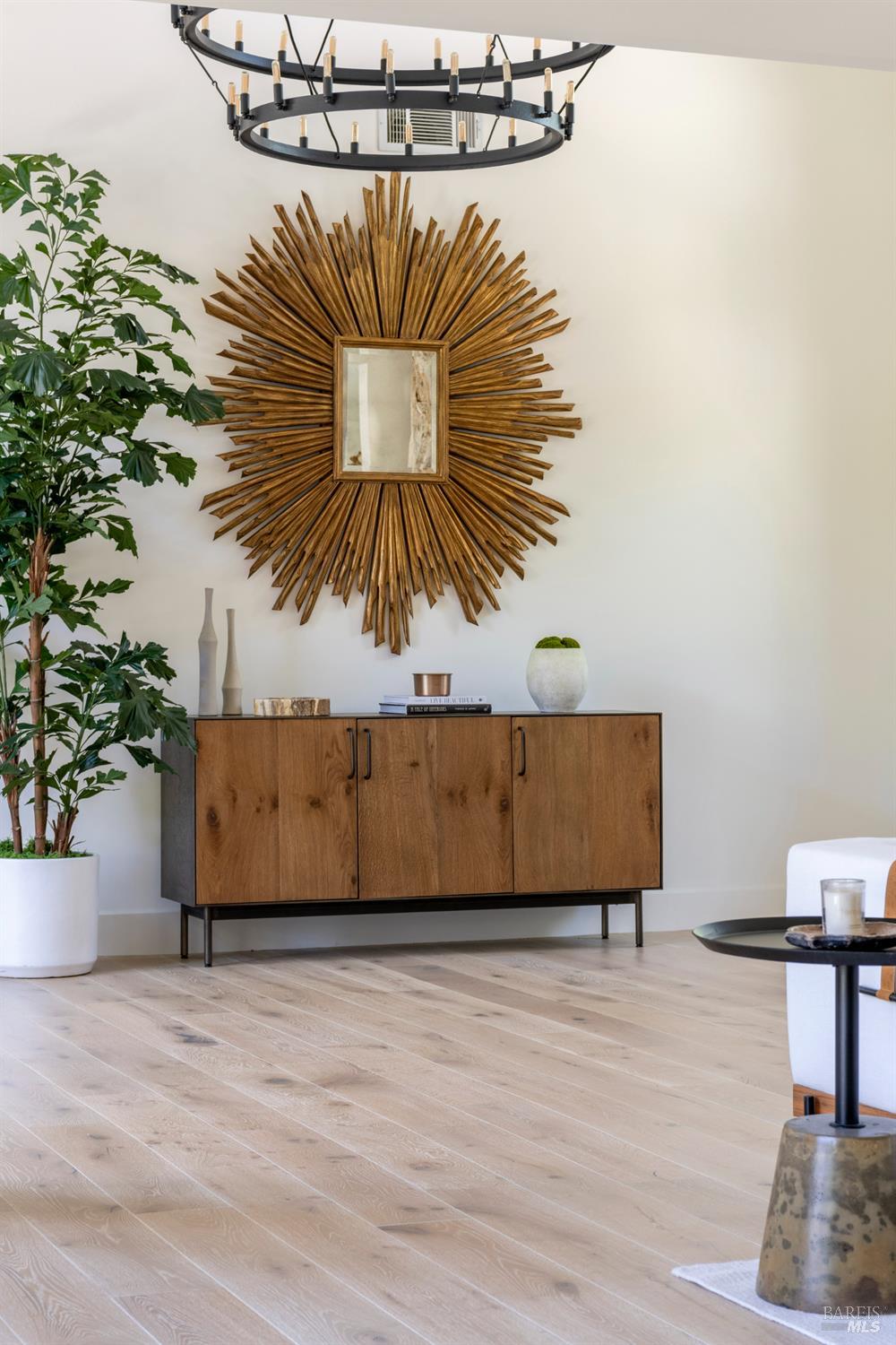 Detail Gallery Image 5 of 65 For 2501 Pinot Way, Saint Helena,  CA 94574 - 5 Beds | 3/1 Baths