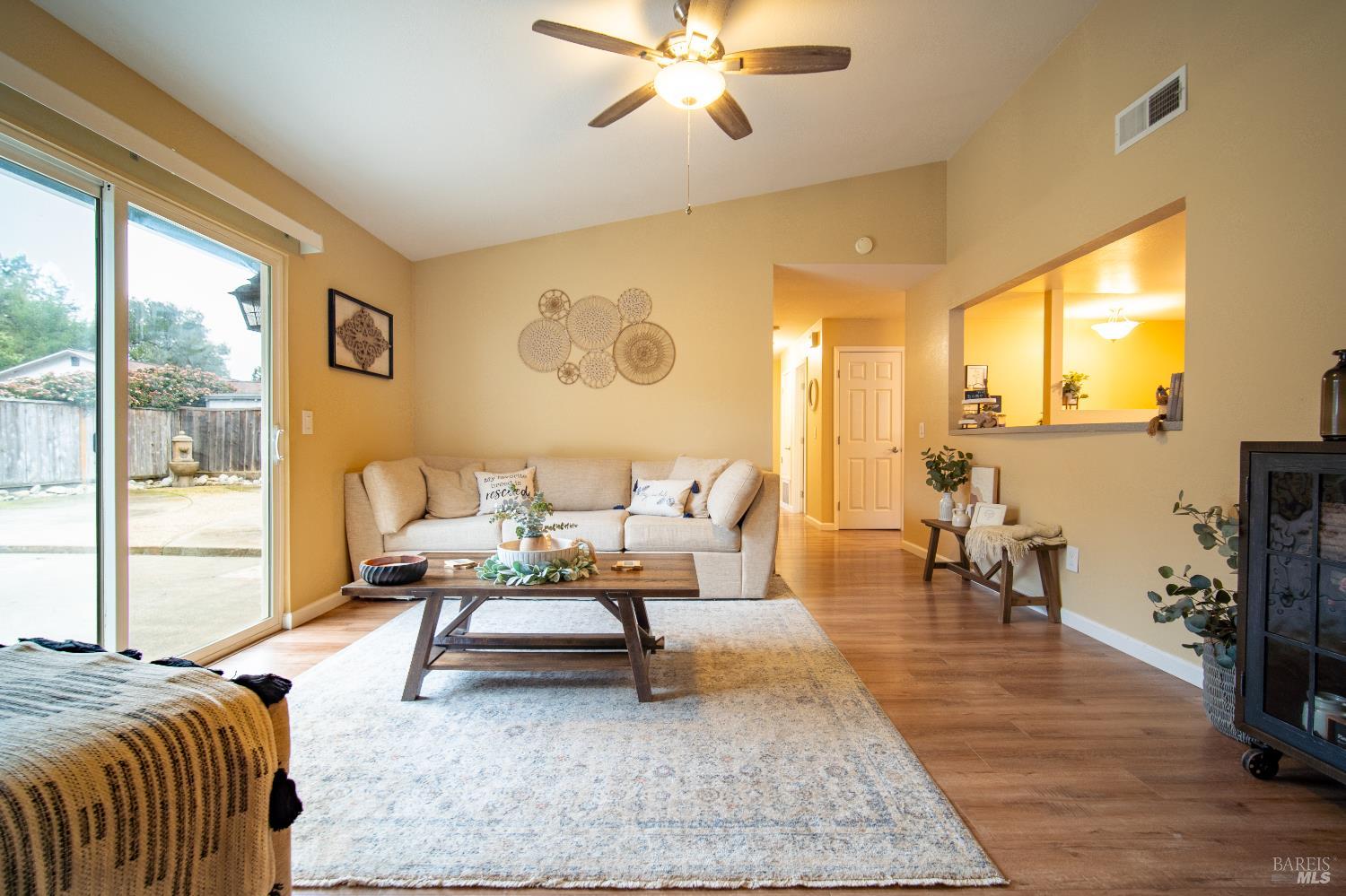 Detail Gallery Image 18 of 49 For 1243 Eleanor Ave, Rohnert Park,  CA 94928 - 3 Beds | 2 Baths