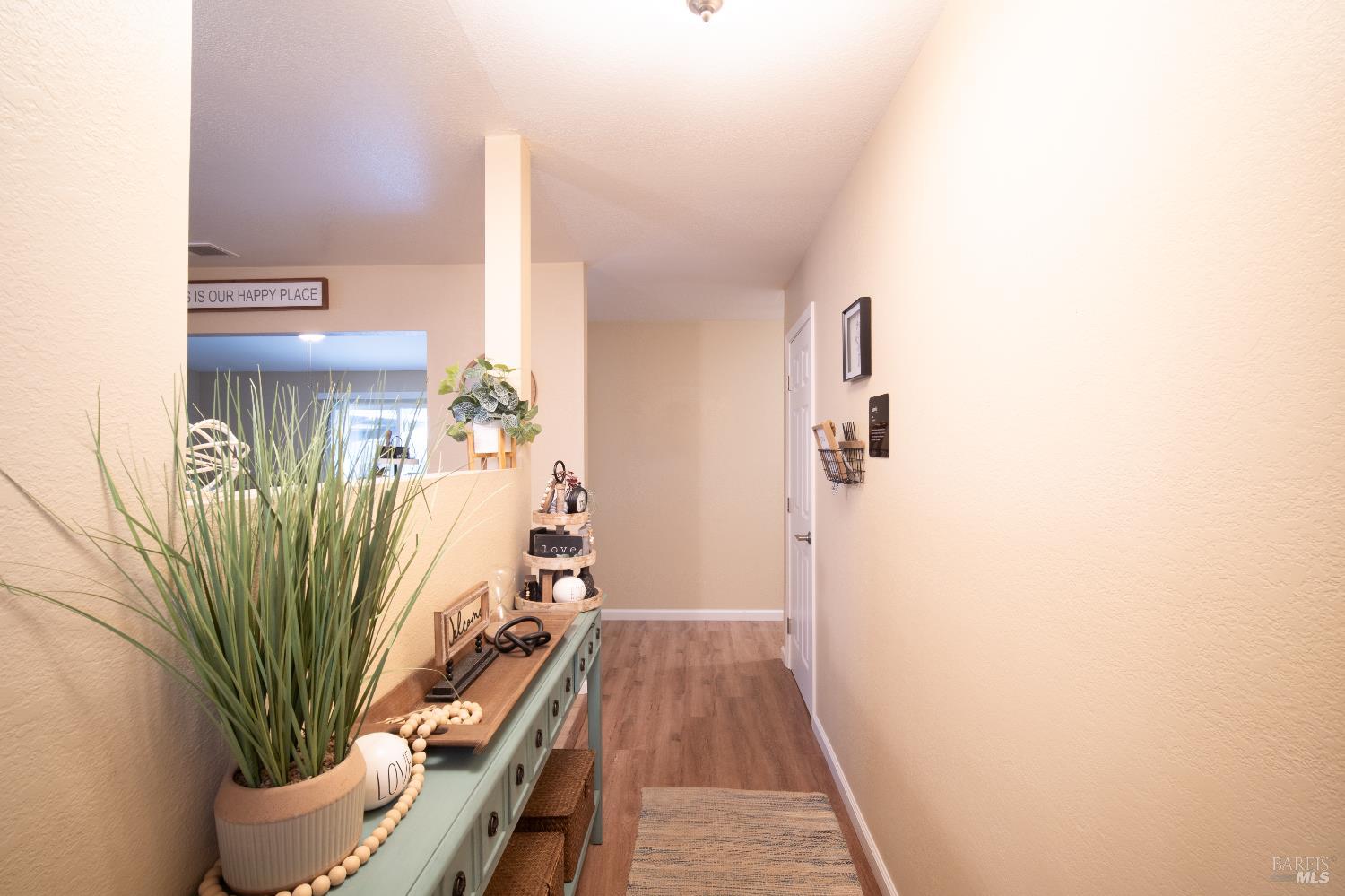 Detail Gallery Image 4 of 49 For 1243 Eleanor Ave, Rohnert Park,  CA 94928 - 3 Beds | 2 Baths