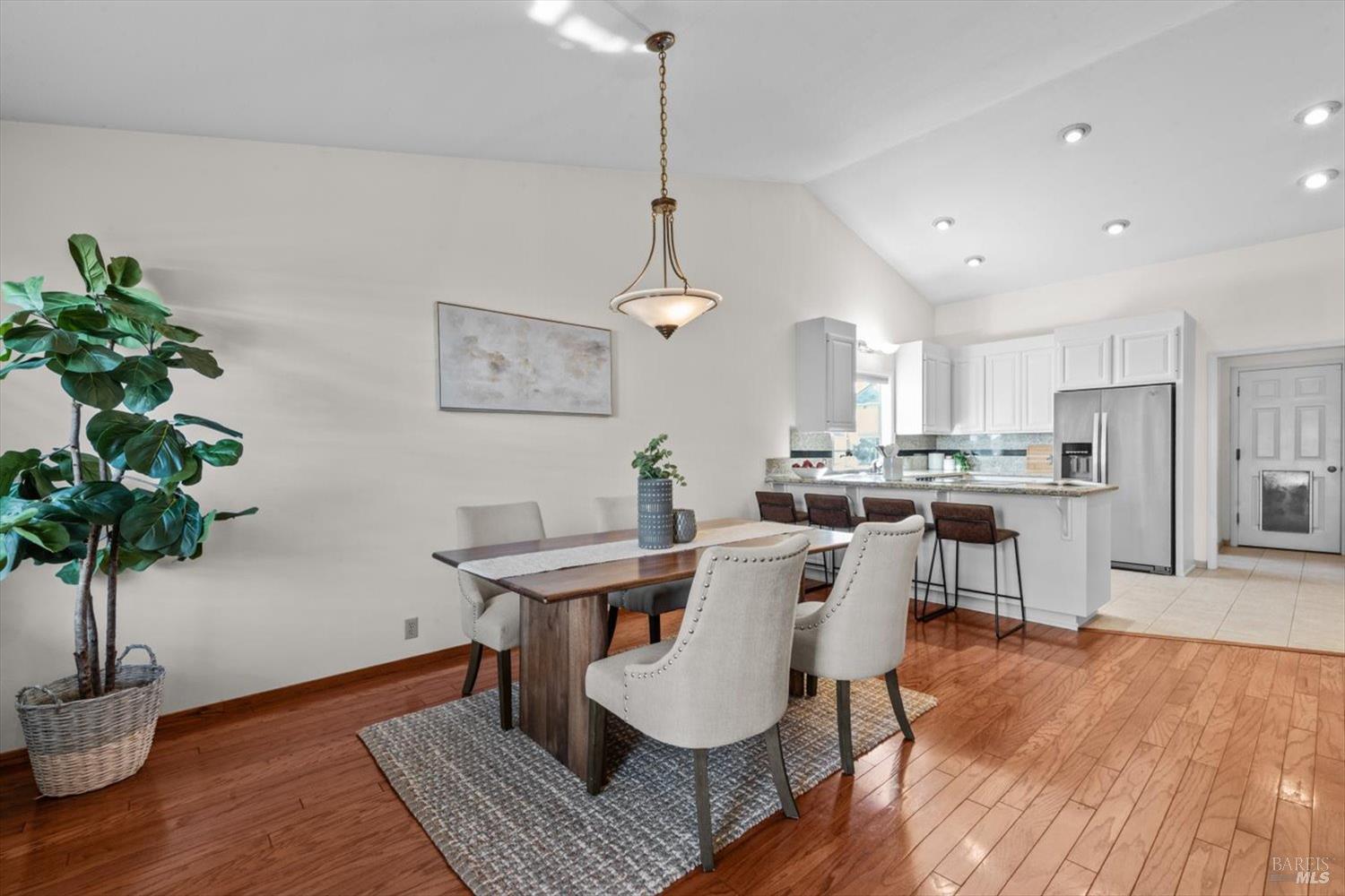 Detail Gallery Image 19 of 44 For 2004 Oak Cir, Yountville,  CA 94599 - 3 Beds | 2 Baths