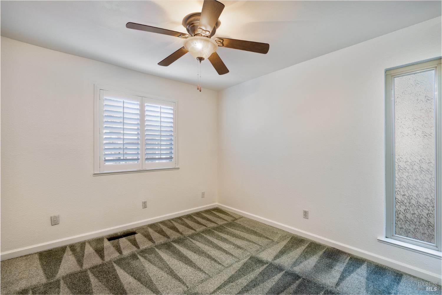 Detail Gallery Image 24 of 38 For 826 Adobe Dr, Santa Rosa,  CA 95404 - 3 Beds | 2 Baths